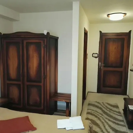 Camelot Club Hotel 3*